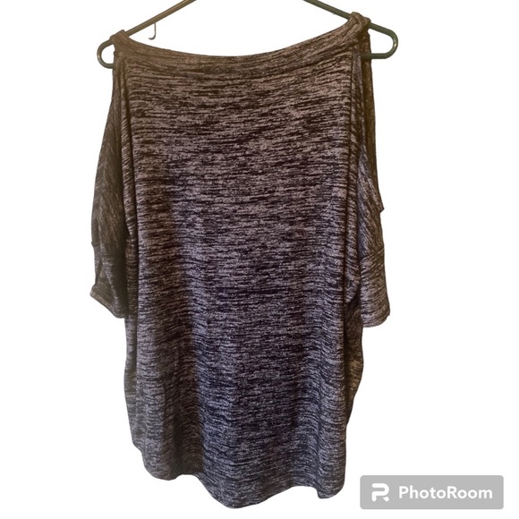 a.n.a. V-Neck Charcoal Blouse Size M - Picture 2 of 8